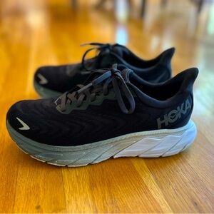HOKA Arahi 6 Men’s 7.5W fits women 9W